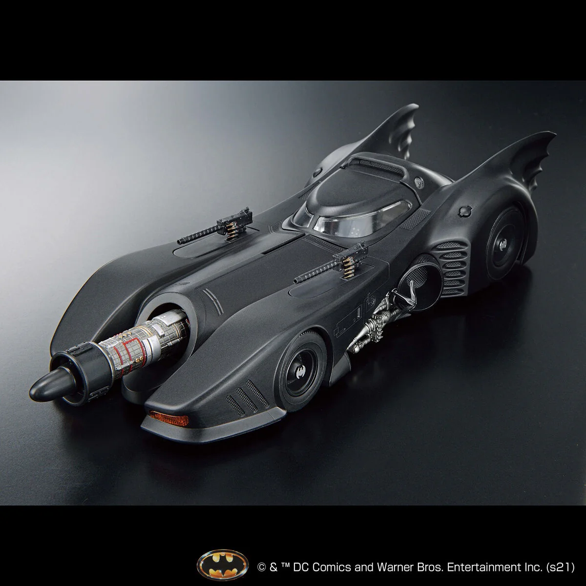Bandai - 1/35 SCALE Batmobile 1989's (Batman Ver.) - Image 6