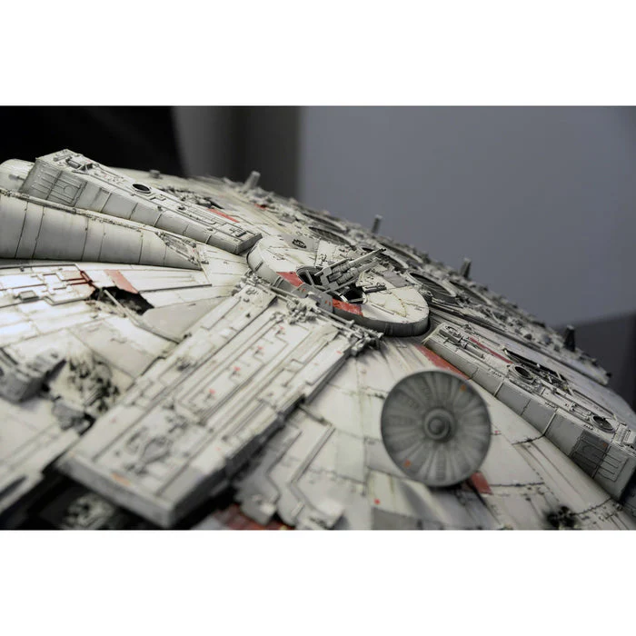 Bandai Star Wars - PG 1/72 A New Hope Millennium Falcon Model Kit - Image 7