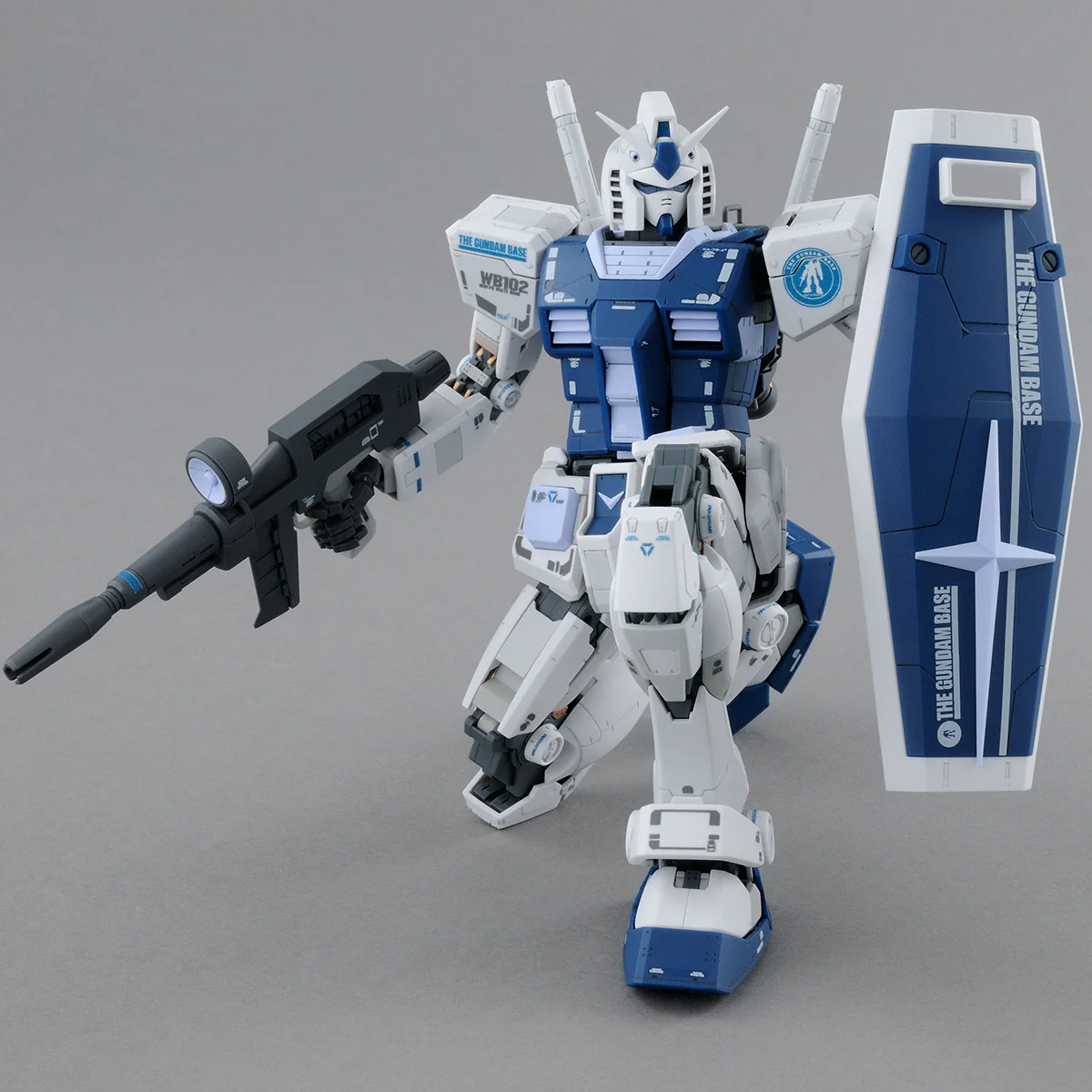 GUNDAM - MG 1/100 Gundam Base Limited RX-78-2 Ver. 3.0 [Gundam Base Color] - Image 4