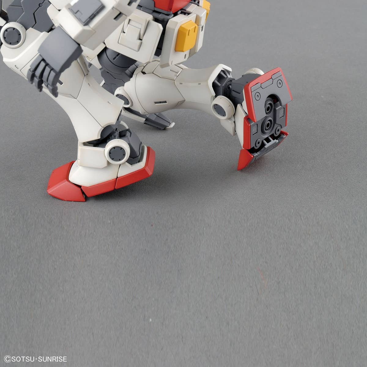GUNDAM - 1/100 MG The Origin RX-78-02 Gundam - Image 4