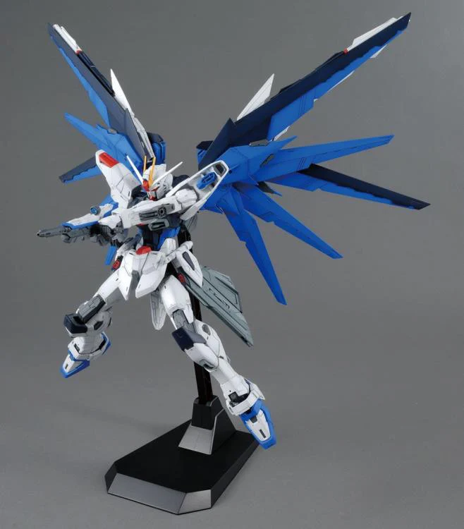 GUNDAM - MG 1/100 Freedom Gundam Ver.2.0 - Image 4
