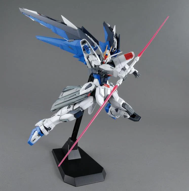 GUNDAM - MG 1/100 Freedom Gundam Ver.2.0 - Image 8