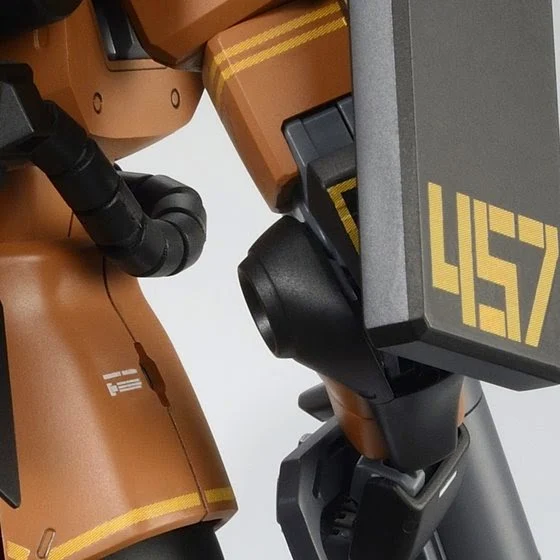 GUNDAM - P-Bandai 1/100 MG MS-06R-2 High Mobility Zaku II [Gabby Hazard Colors] - Image 9