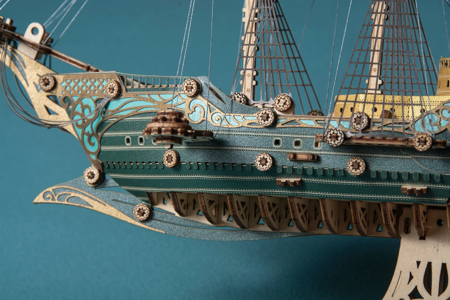 HowCat Corsair Future 3d Wooden Puzzle - Image 11