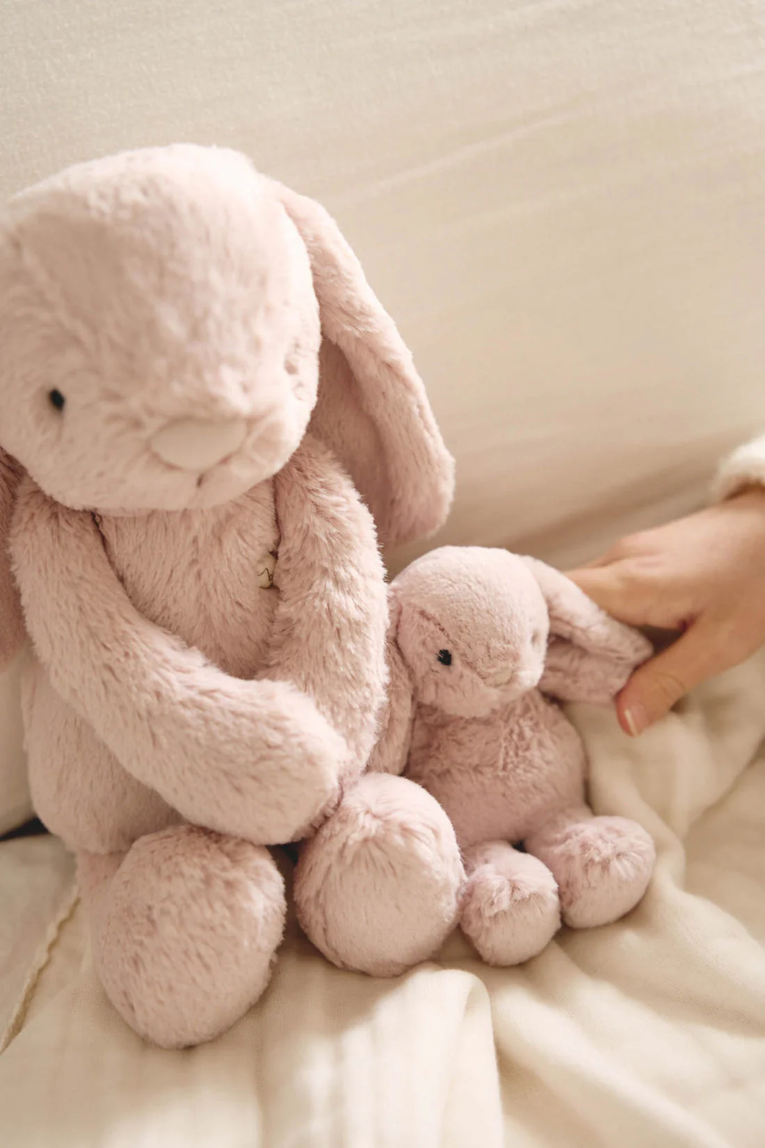 Jamie Kay - Snuggle Bunnies Plush Frankie the Hugging Bunny Blush - Image 4
