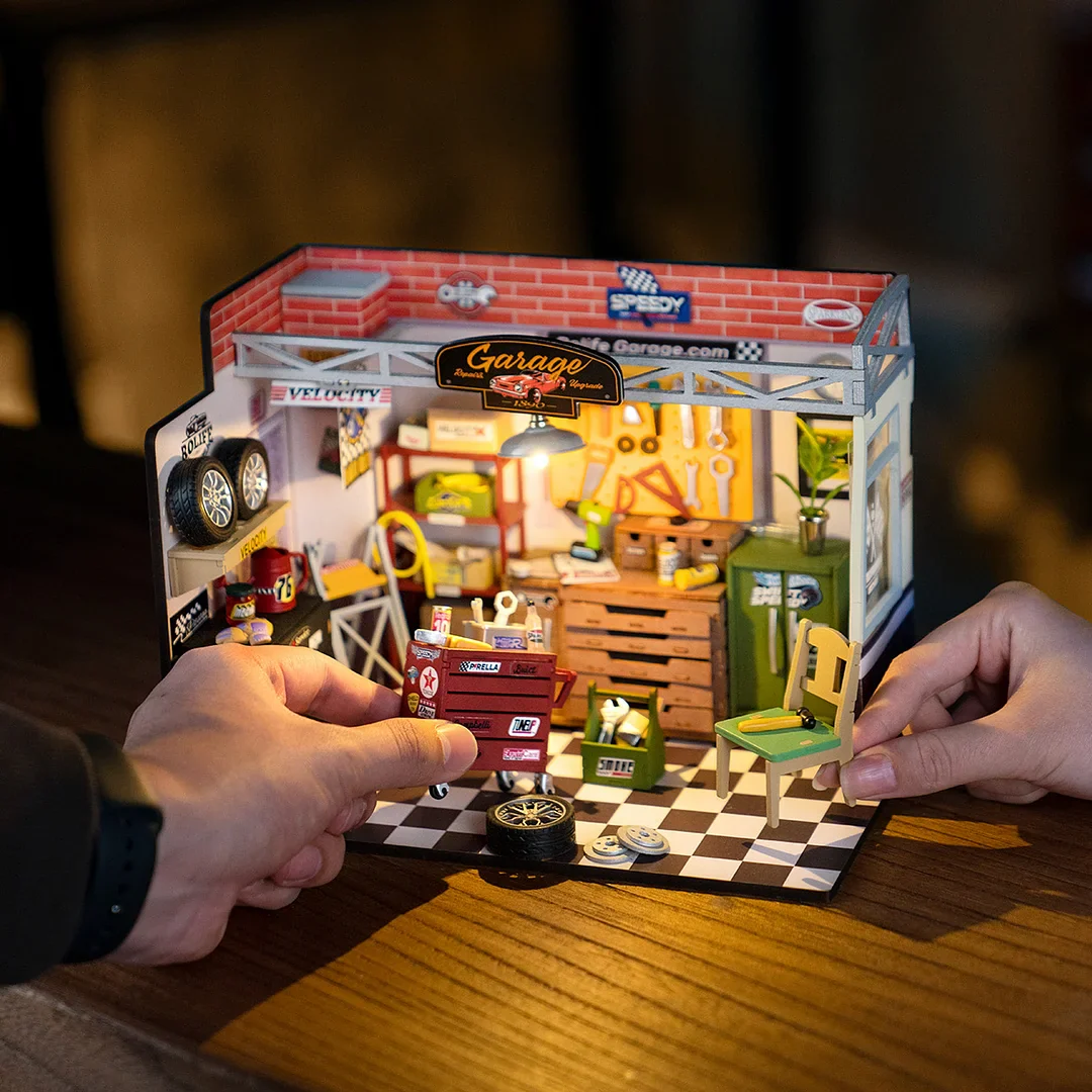 Rolife Garage Workshop DIY Miniature House Kit DG165 - Image 4