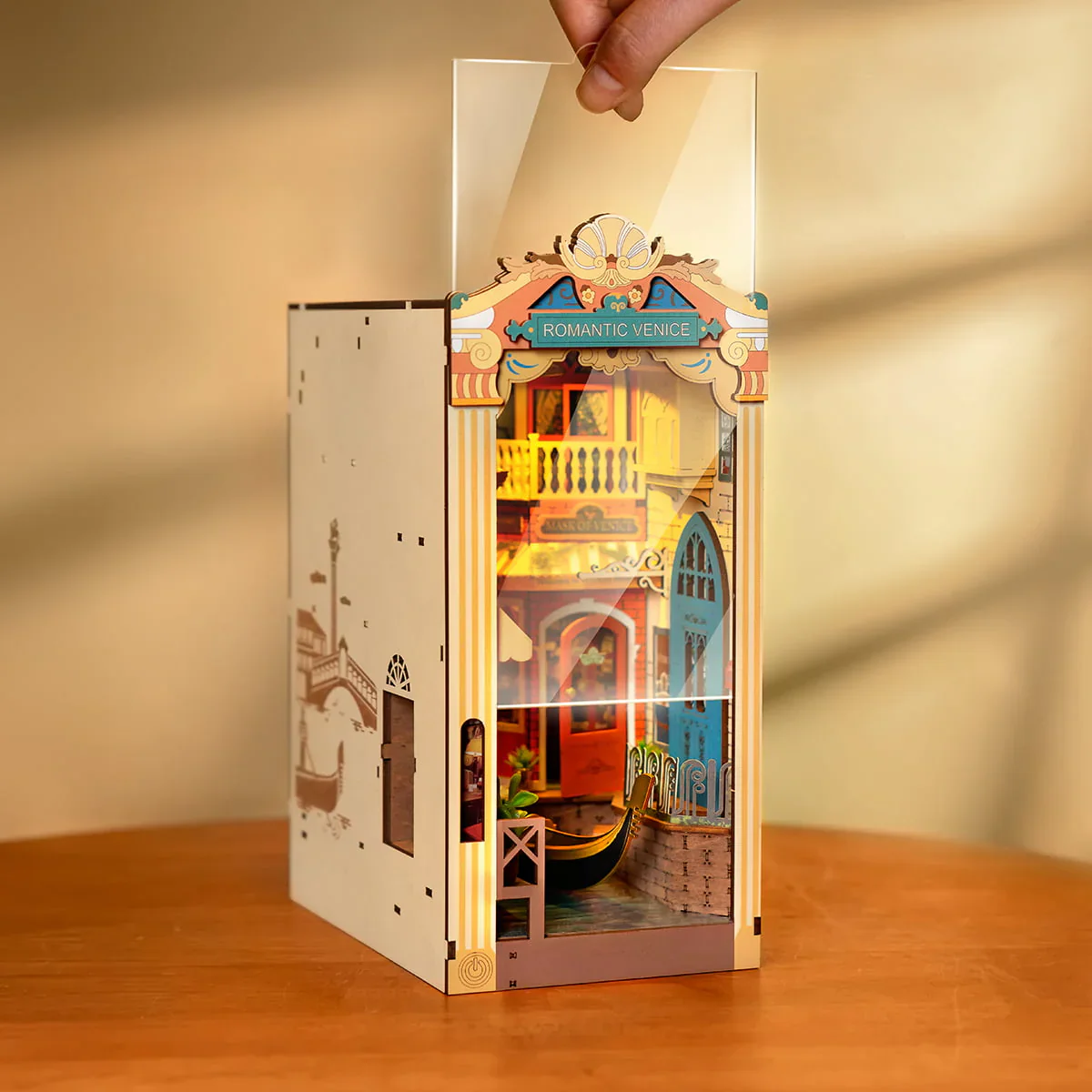Rolife Romantic Venice DIY Book Nook Shelf Insert Kit TGB08 - Image 4
