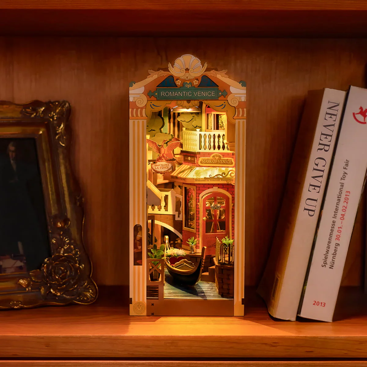 Rolife Romantic Venice DIY Book Nook Shelf Insert Kit TGB08 - Image 7
