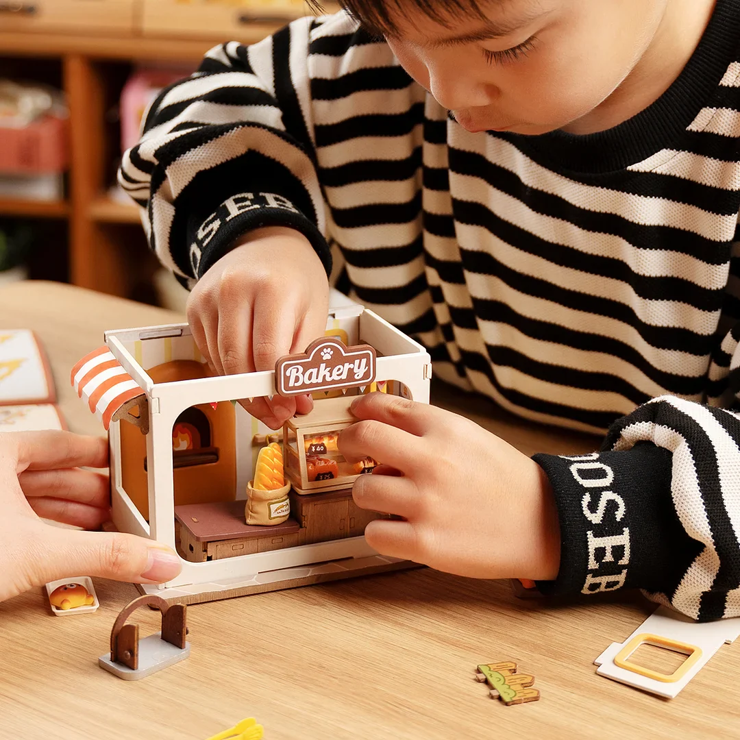Rolife Strawberry Milk Food Box Shop DIY Miniature House Kit DS034 - Image 4