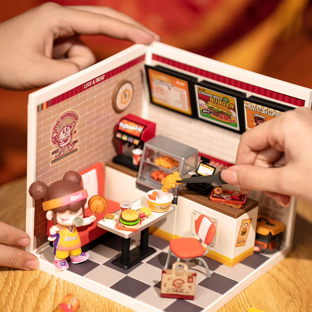 Rolife Yum Yum Burgers DIY Plastic Miniature House DW010 - Image 3