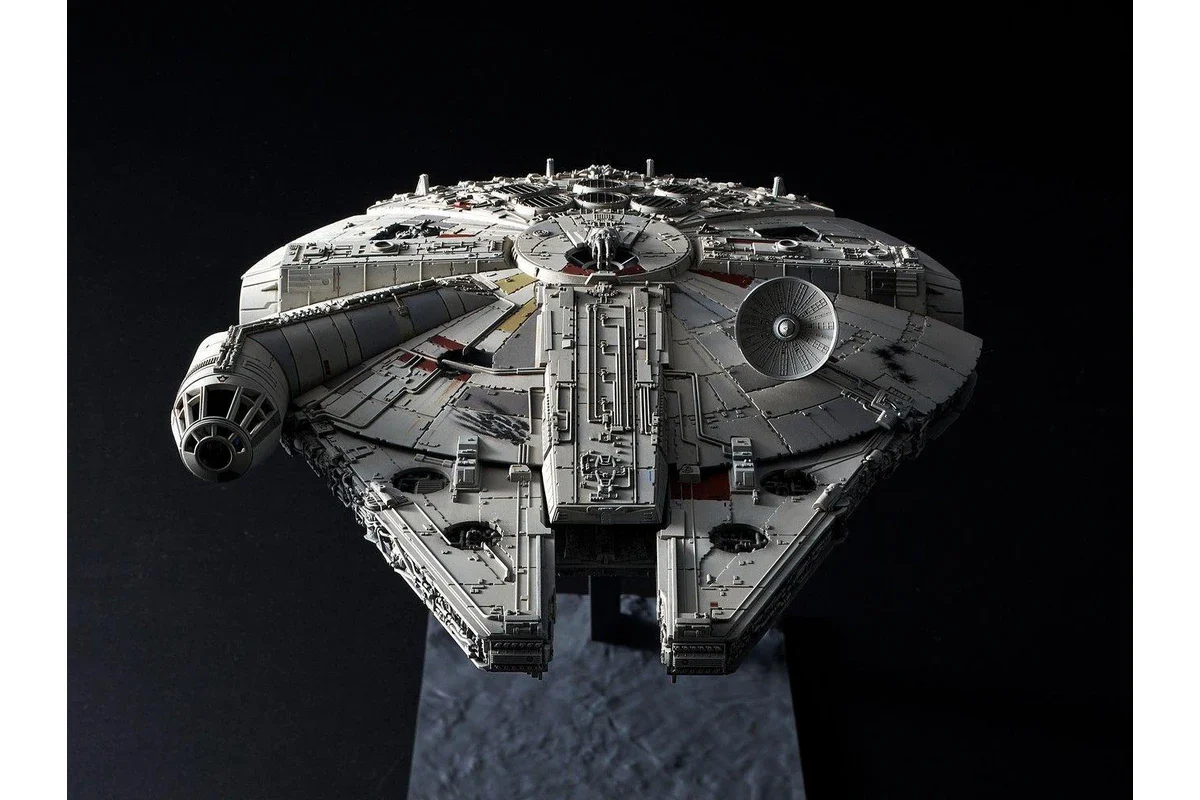 Bandai Star Wars - 1/144 Millennium Falcon- Model Kit - Image 6